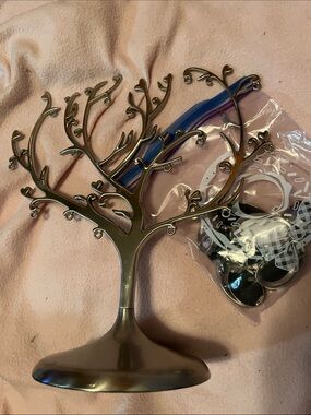Metal Jewelry Tree Stand in sliver  tone Home Accents